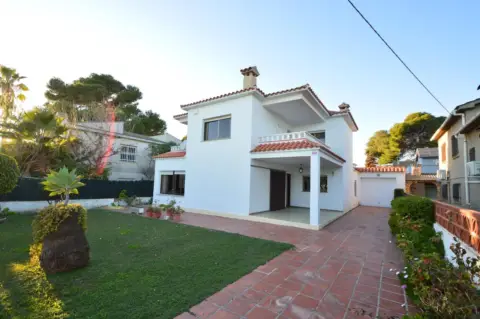 Chalet en Primera Línea Playa