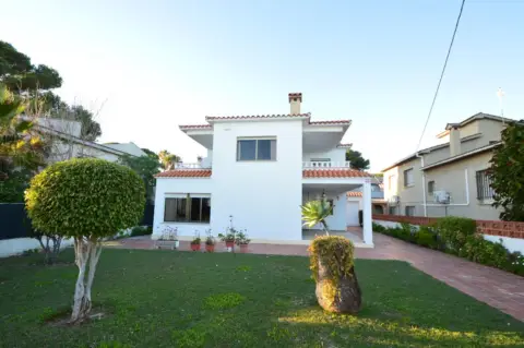 Chalet en Primera Línea Playa