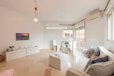 Piso en calle Antonia Mercé, 11