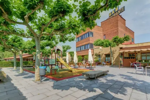 Local comercial en calle Crta. Pamplona Salinas  20. Pamplona-Iruña