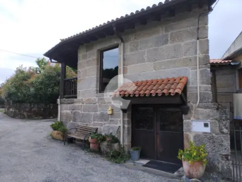 Casa pareada en calle Nigueiroa