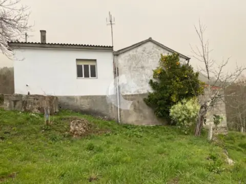 Casa en Feira Vella-Entrimo