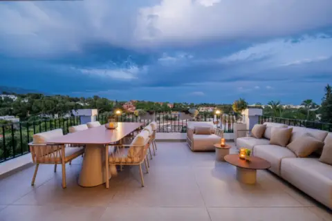 Ático en Nueva Andalucía-Centro