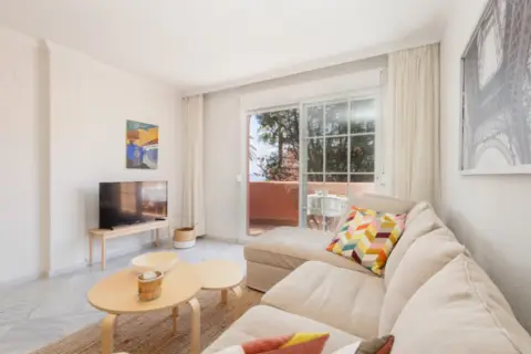 Apartamento en Costabella-El Rosario-Ricmar