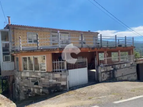 Casa en Valoiro- Lobios