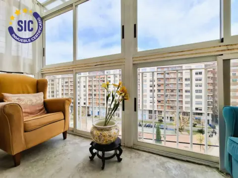 Piso en Plaza de Cardona Vives