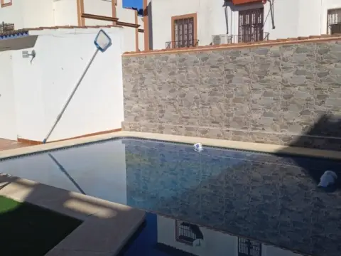 Casa pareada en Castilleja de Guzmán