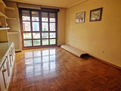 Piso en calle de Fernando Morán