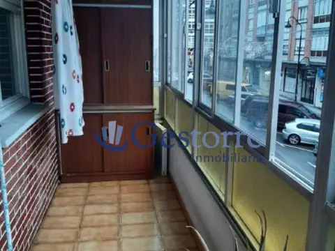 Piso en calle Castillo de Gauzón