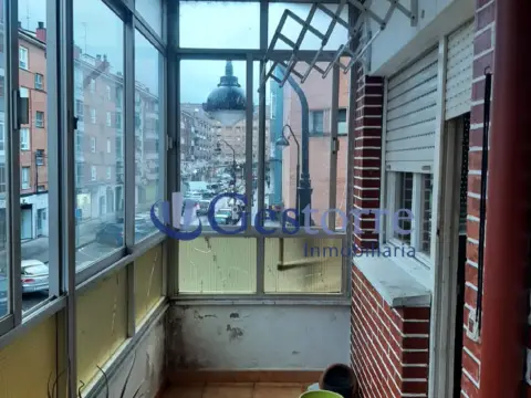 Piso en calle Castillo de Gauzón