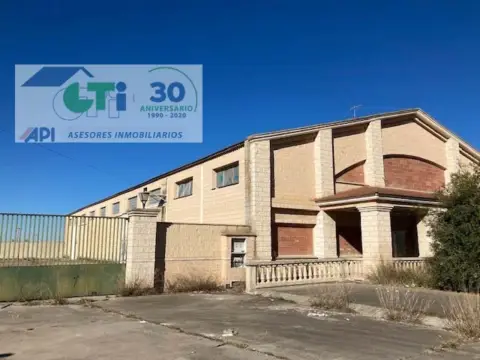 Industrial building in Carretera de Zaragoza