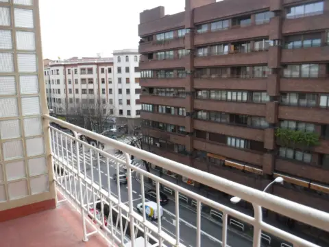 Piso en calle de Emilio Arrieta