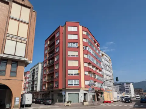 Piso en Avenida de Cantabria, 23