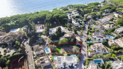 Terreno en Lomas de Marbella Club-Puente Romano