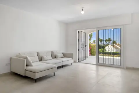 Apartamento en Nueva Andalucía-Centro