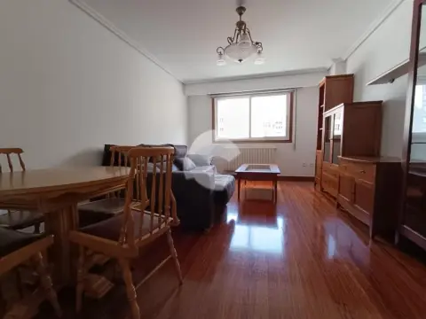 Piso en Rúa Arturo Perez Serantes