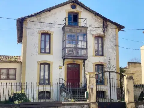 Casa en Paseo de Julio Hauzeur, 13