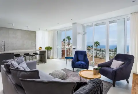 Casa pareada en calle de Noruega