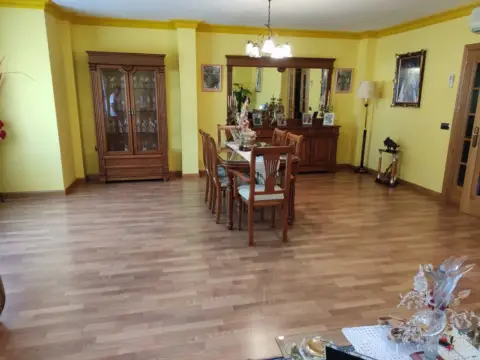 Casa en Plaza de Toros-La Guija-Santa María-Ciudad Jardín-Los Rosales