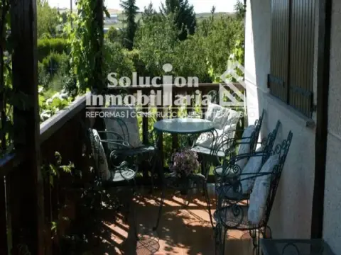 Chalet en Villamayor