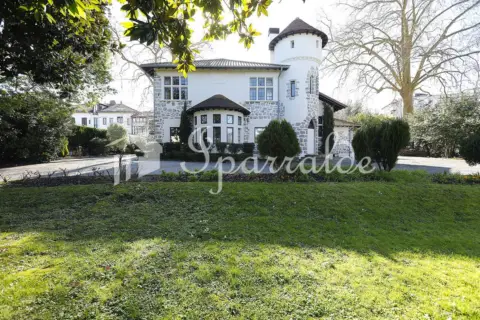 Casa en Erdialdea-Alde Zaharra-Mendibil-Santiago