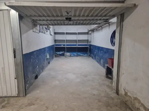 Garaje en calle de Ramón y Cajal