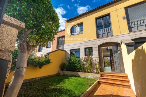 Casa adosada en Villa de Adeje
