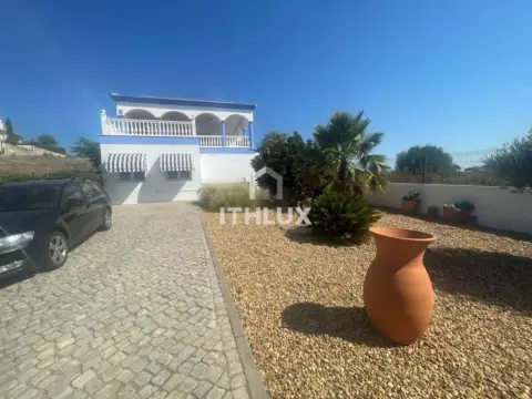 Chalet en Urbanización Costa Esuri