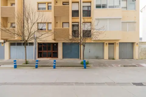 Local comercial en calle de la Corte, 1