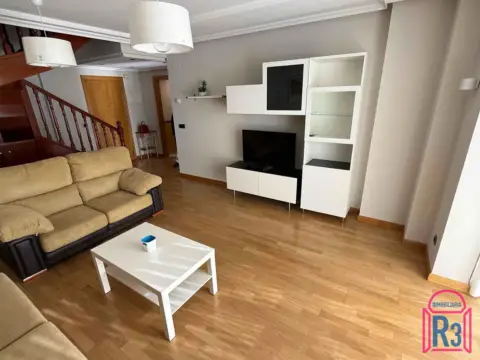 Dúplex en Avenida de los Cubos