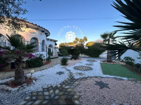 Chalet en Urb. Rustical Balneari