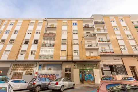 Piso en calle calle Rio Alzania, nº 11