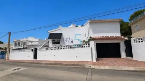 Chalet en Villamartin