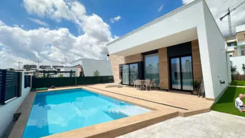 Chalet en calle d'Equador