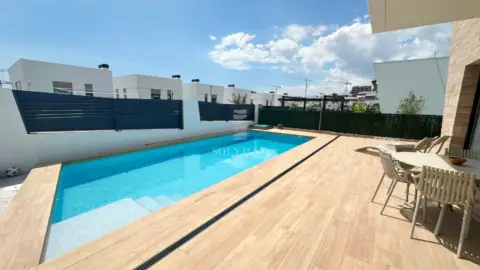 Chalet en calle d'Equador