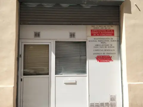 Local comercial en Universidad-Los Lirios