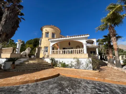 Chalet en La Nucia
