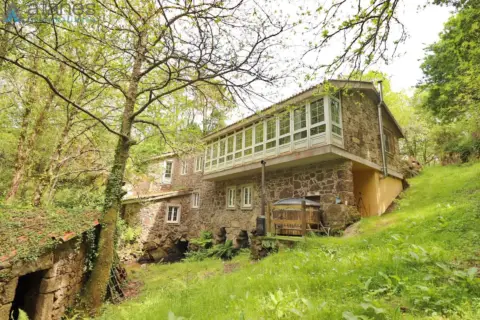 Casa en Cerca Ledoño- O Corgo- Celas- Costa Do Batan-Cerceda