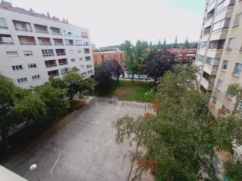 Piso en calle de Lur Gorri, 18