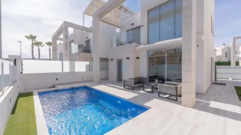 Chalet en Lomas de Cabo Roig