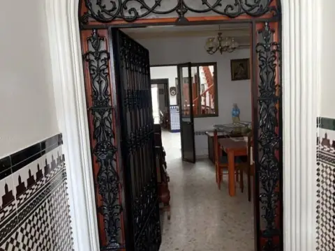 Casa en Fuentes de Andalucía