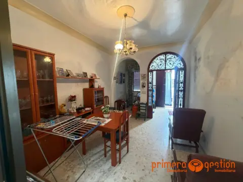 Casa en Fuentes de Andalucía