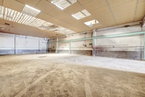 Local comercial en calle de Donapea