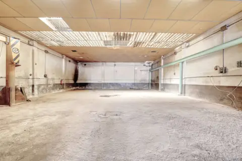 Local comercial en calle de Donapea