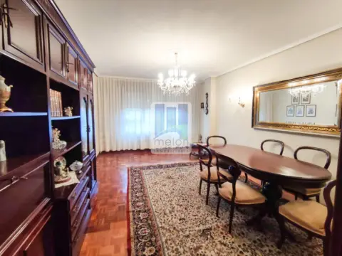 Piso en calle de la Condesa Mencía