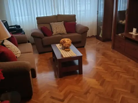 Piso en El Carbayedo-El Quirinal