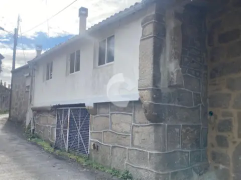 Casa adosada en Lobios