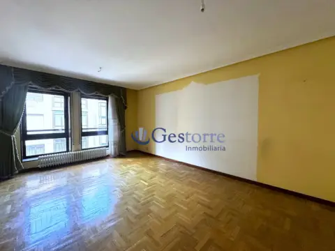 Piso en calle de Campoamor, 21