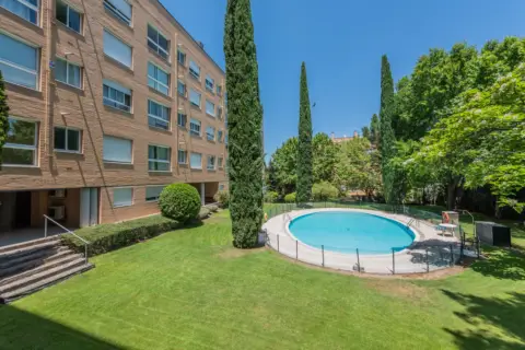 Piso en calle Conde Orgaz Piovera