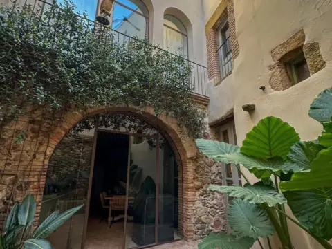 House in Cruïlles, Monells i Sant Sadurní de l'Heura